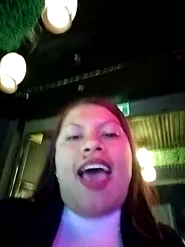 daphne-glow online show from 29, 11, 2025