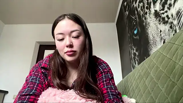 CurietHana1 online show from 17, 12, 2025