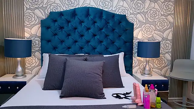 KeylaTompson online show from 21, 12, 2025