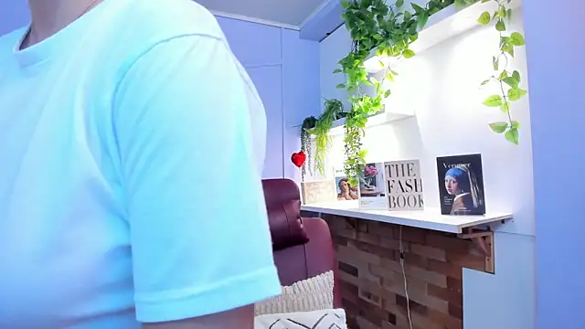 Snapshot of lourenfox chatting on 28, 11, 2025 lourenfox online show from 28, 11, 2025