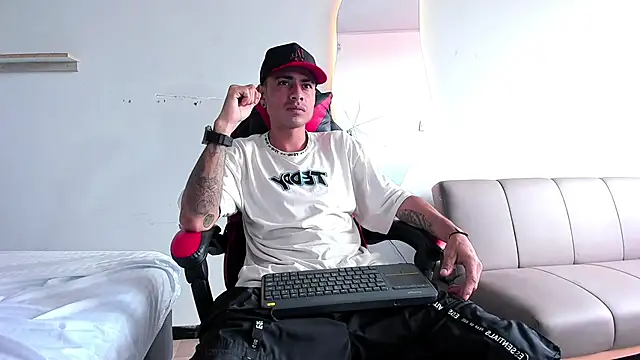 MatthewCullen online show from 4, 12, 2025