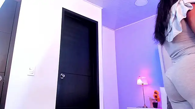 Snapshot of salome_moon_ chatting on 4, 2, 2026 salome moon online show from 4, 2, 2026