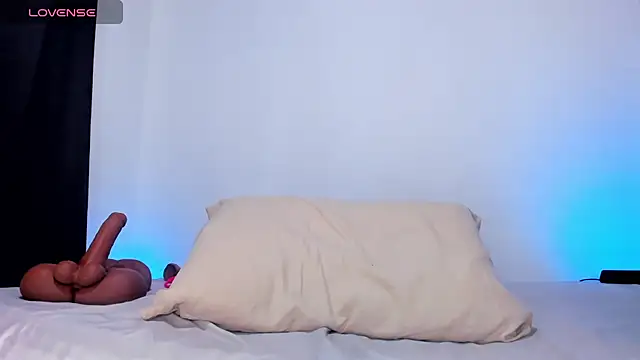 NahomiiAcosta online show from 9, 2, 2026