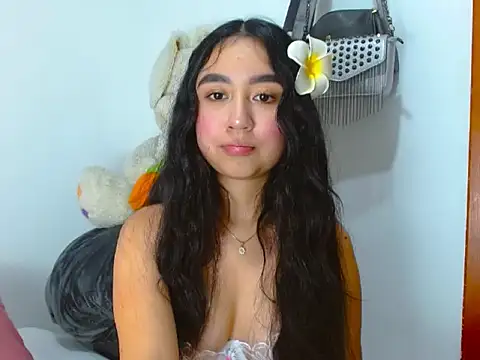 SiennaLorens online show from 3, 3, 2026