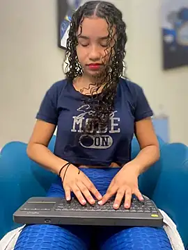 Snapshot of ZoeyFierce chatting on 11, 7, 2026 ZoeyFierce online show from 11, 7, 2026