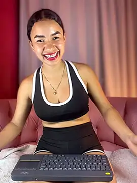 Snapshot of ZoeyFierce chatting on 24, 7, 2026 ZoeyFierce online show from 24, 7, 2026