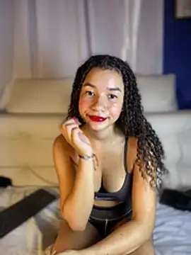 Snapshot of ZoeyFierce chatting on 13, 7, 2026 ZoeyFierce online show from 13, 7, 2026