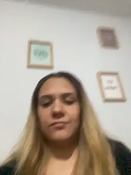 Snapshot of LoreinnFox chatting on 11, 4, 2026 LoreinnFox online show from 11, 4, 2026