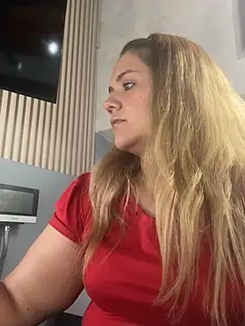 Snapshot of LoreinnFox chatting on 2, 4, 2026 LoreinnFox online show from 2, 4, 2026