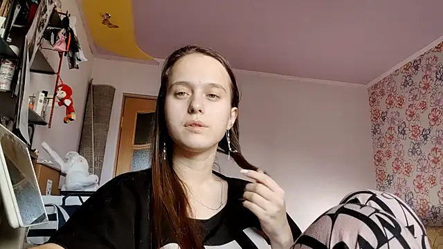 SophieHazely online show from 3, 12, 2025