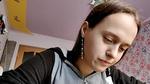 SophieHazely online show from 5, 12, 2025