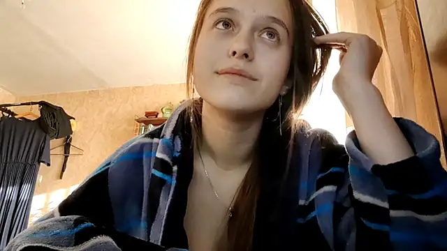 SophieHazely online show from 4, 12, 2025