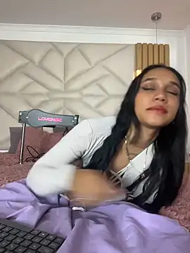 coraline vera online show from 23, 4, 2026