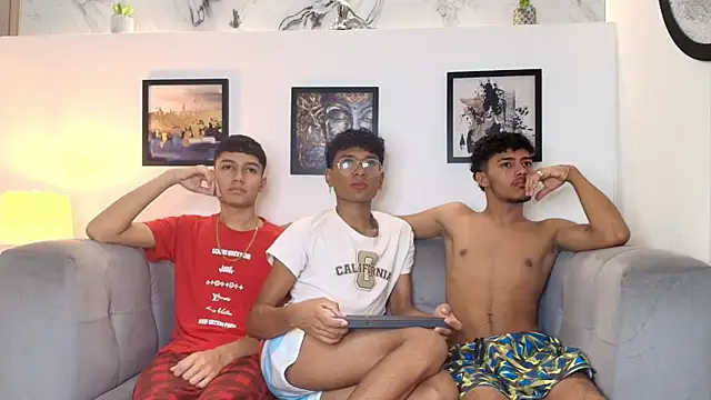 COUPLES BOYS online show from 25, 2, 2026