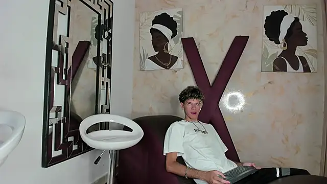 COUPLES BOYS online show from 14, 5, 2026