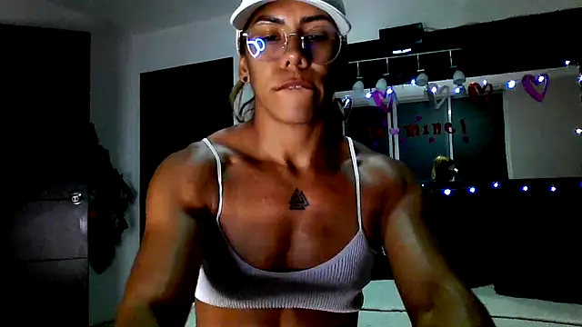 sexymusclegoddess online show from 2, 4, 2026