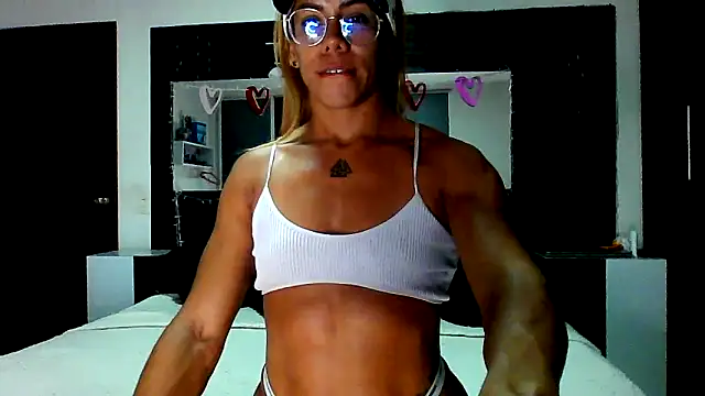 sexymusclegoddess online show from 9, 4, 2026