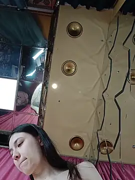 Foxylce online show from 15, 2, 2026