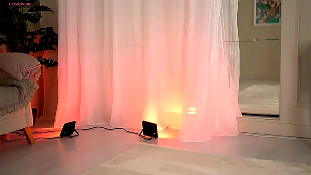 LaraCullen online show from 19, 12, 2025