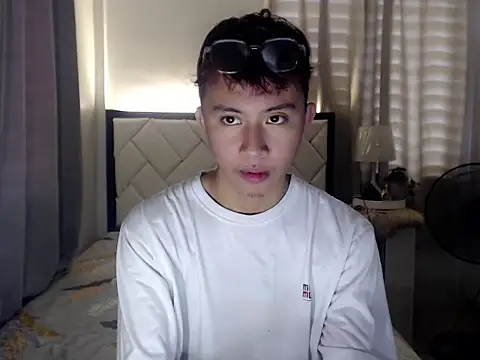 asiantwink0000 online show from 11, 2, 2026