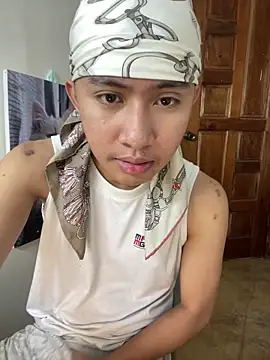 asiantwink0000 online show from 3, 2, 2026