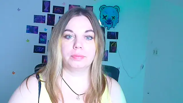 Amanda Swannn online show from 5, 12, 2025