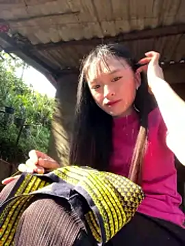 Mayli2x online show from 2, 12, 2025