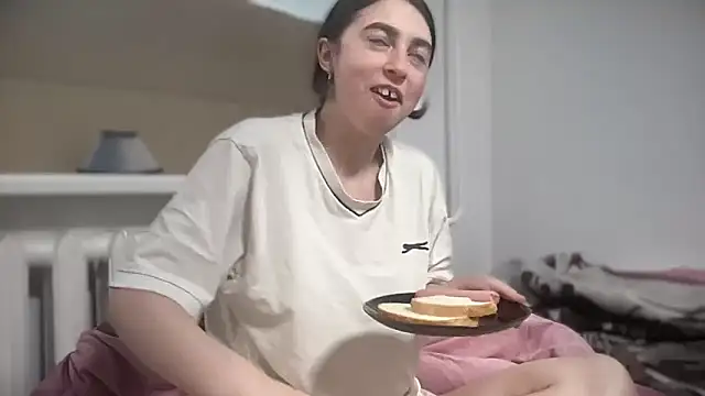 Aphr0ditee online show from 8, 4, 2026