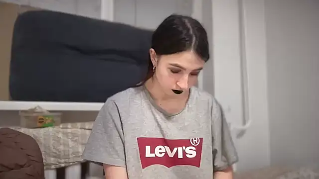 Aphr0ditee online show from 6, 3, 2026