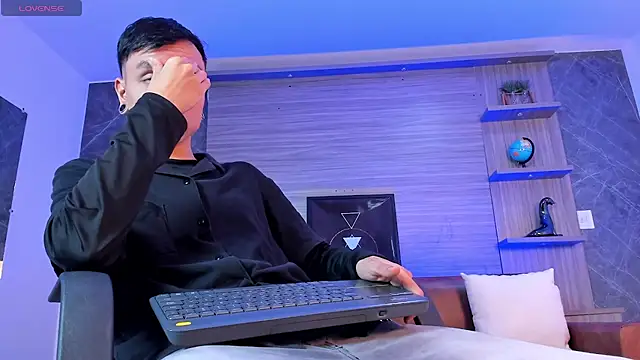 Bastthianxxx online show from 4, 12, 2025