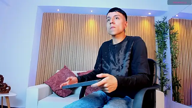 Bastthianxxx online show from 2, 12, 2025