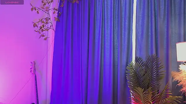 Jennifer Wiliams online show from 5, 3, 2026