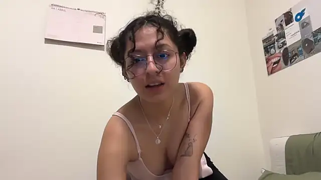 Alicatcua  online show from 2, 4, 2026