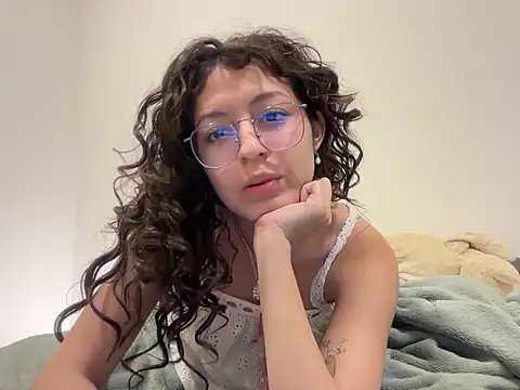 Alicatcua  online show from 20, 5, 2026