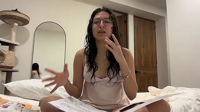 Snapshot of Alicatcua_ chatting on 17, 7, 2026 Alicatcua online show from 17, 7, 2026