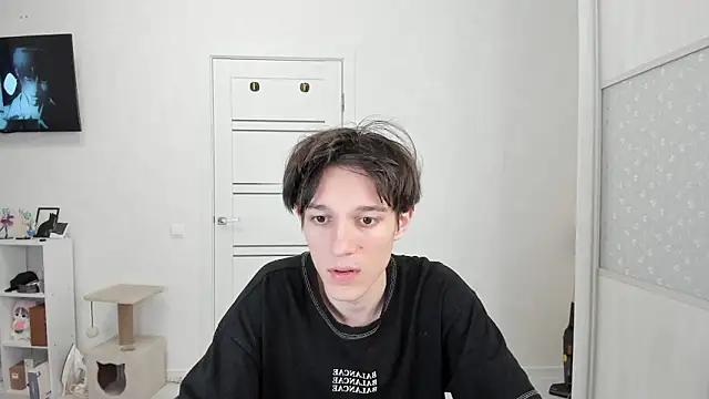 Mickleloveu online show from 1, 12, 2025