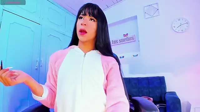 Hot Darliing online show from 13, 1, 2026