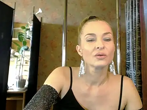 Soniakiss online show from 8, 4, 2026