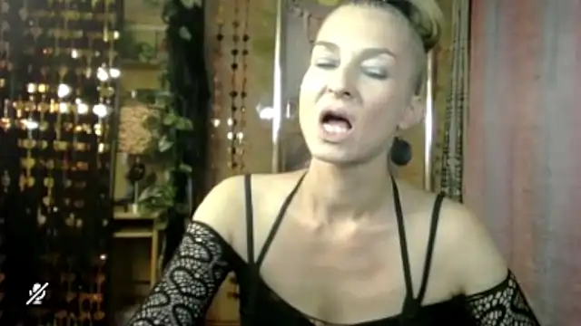 Soniakiss online show from 6, 7, 2026