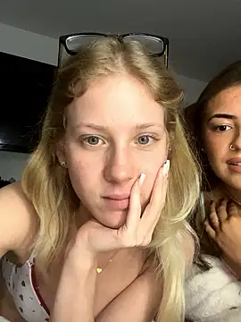 RosieLovexoxx online show from 13, 1, 2026