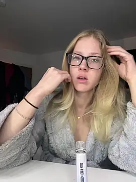 RosieLovexoxx online show from 5, 1, 2026