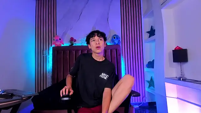 SthepanodiMonaco online show from 9, 1, 2026