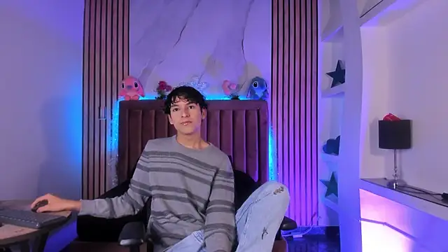 SthepanodiMonaco online show from 13, 1, 2026