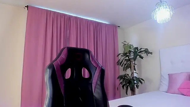 Emmaa Queen  online show from 8, 1, 2026