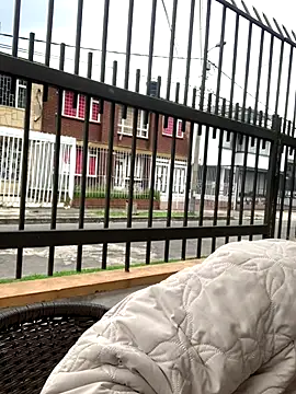 MiaScott Pink online show from 20, 12, 2025