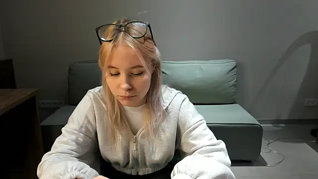 AunclreaVache online show from 29, 11, 2025