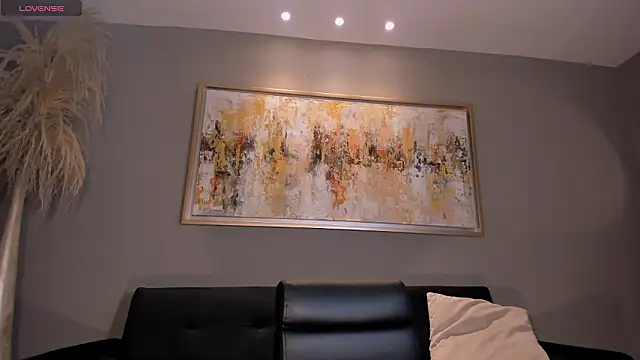 LisaFlowers  online show from 8, 3, 2026