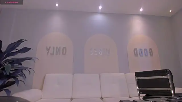 LisaFlowers  online show from 17, 3, 2026