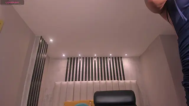 AmbarOwens online show from 15, 12, 2025