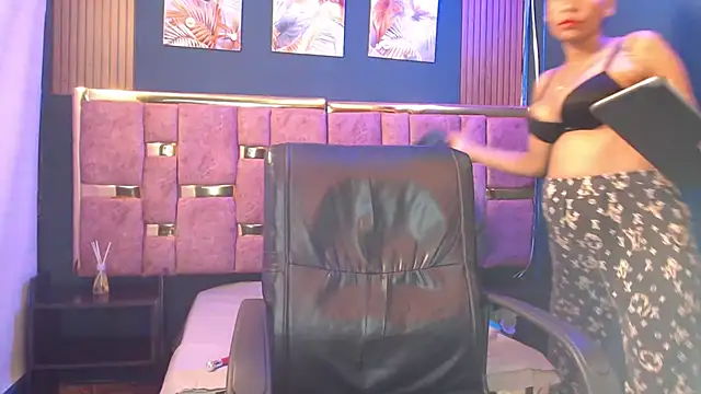 Snapshot of _Caroline34 chatting on 7, 4, 2026 Caroline34 online show from 7, 4, 2026